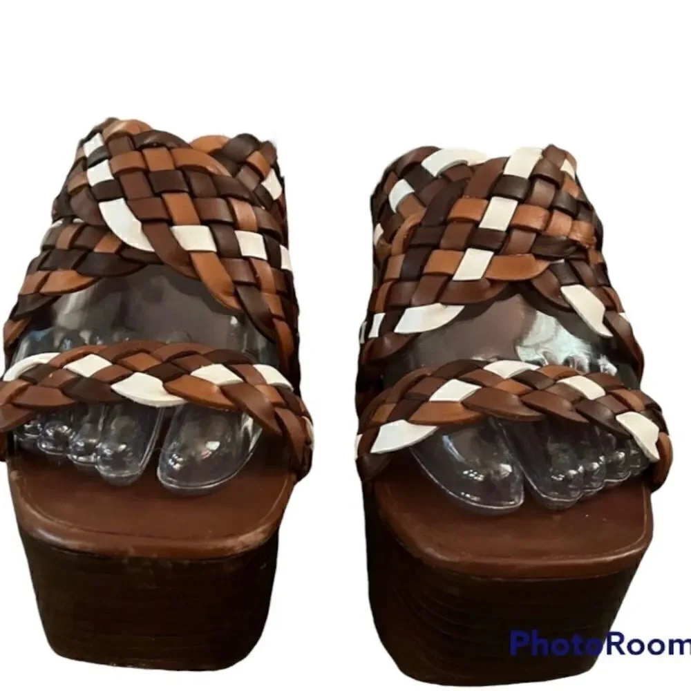 MICHAELš Kors PlatformĀ Sandals - Picture 14 of 15